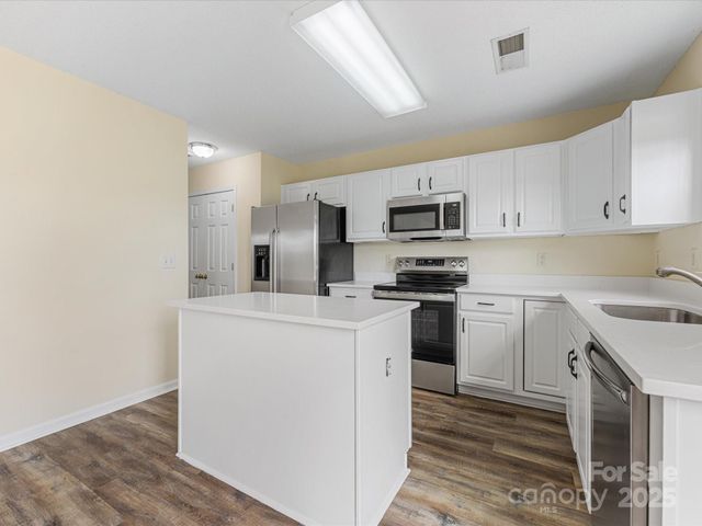 2914 Bridgeville Lane, Charlotte, NC 28262