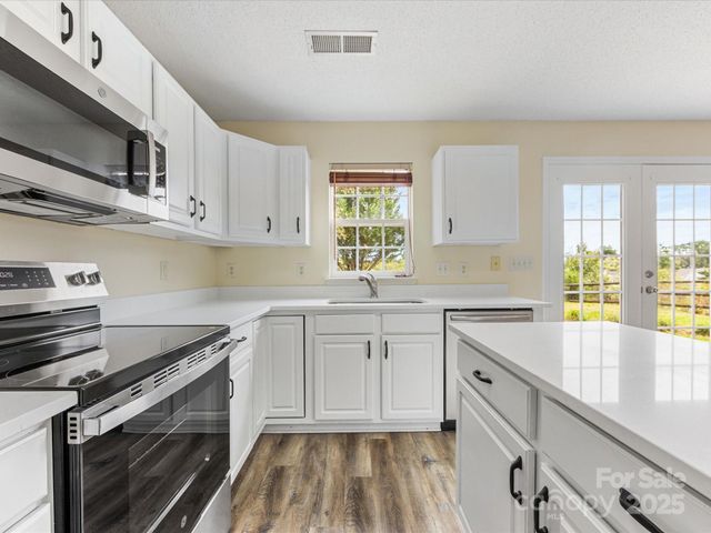 2914 Bridgeville Lane, Charlotte, NC 28262
