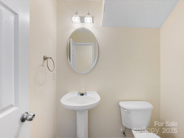 2914 Bridgeville Lane, Charlotte, NC 28262
