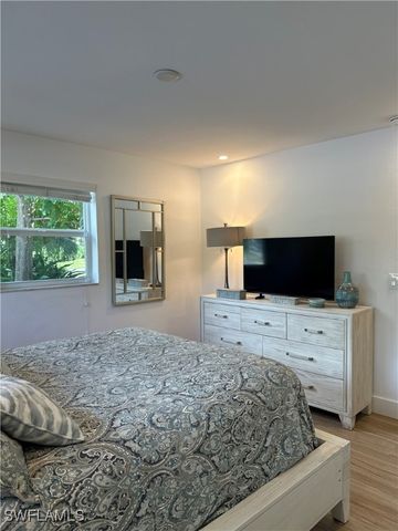 780 10th AVE S 1, Naples, FL 34102