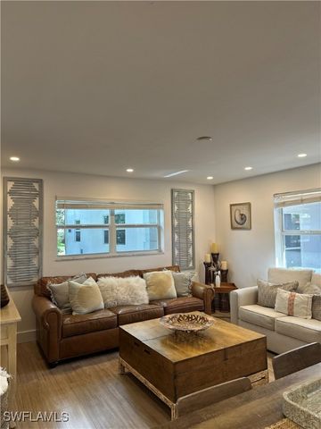 780 10th AVE S 1, Naples, FL 34102