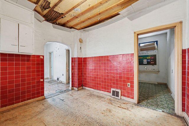 4944 Kennedy Avenue, East Chicago, IN 46312