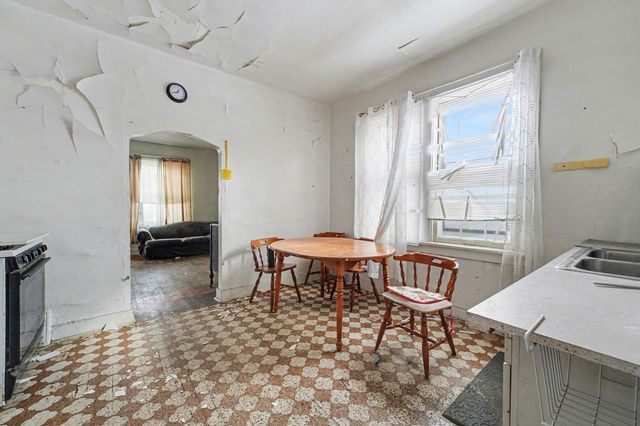 4944 Kennedy Avenue, East Chicago, IN 46312