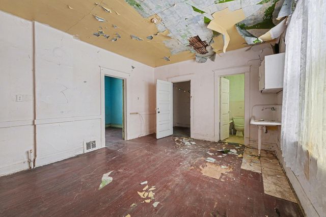 4944 Kennedy Avenue, East Chicago, IN 46312