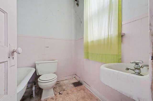 4944 Kennedy Avenue, East Chicago, IN 46312