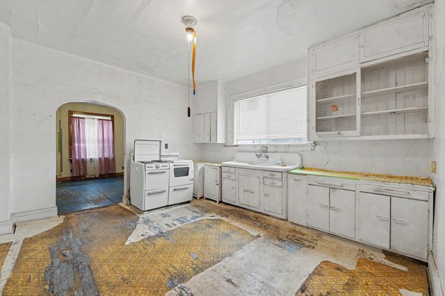 4944 Kennedy Avenue, East Chicago, IN 46312