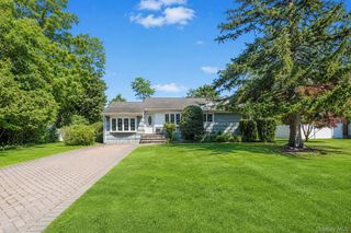 1 Dale Lane, Smithtown, NY 11787
