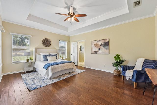 100 Grove LN, Buda, TX 78610