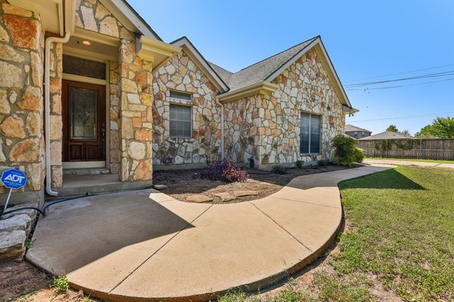 100 Grove LN, Buda, TX 78610