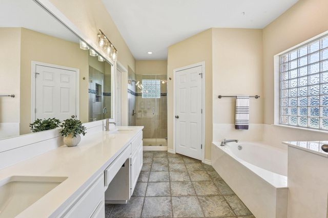 100 Grove LN, Buda, TX 78610