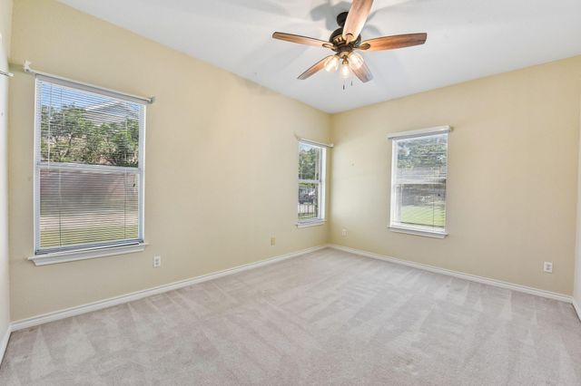 100 Grove LN, Buda, TX 78610