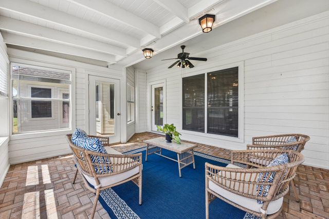 100 Grove LN, Buda, TX 78610