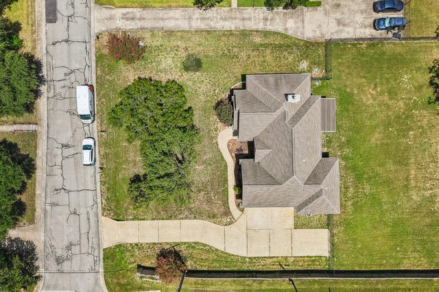 100 Grove LN, Buda, TX 78610
