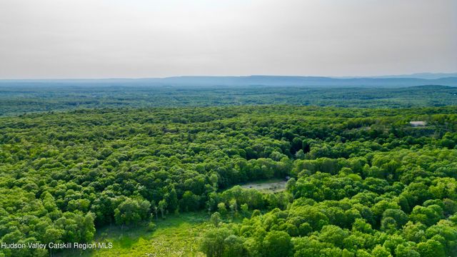 9 Truncali Drive, Marlboro, NY 12542