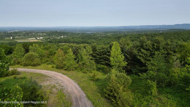 9 Truncali Drive, Marlboro, NY 12542