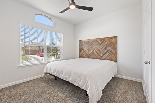 140 Orchard Pines Place, Boyd, TX 76023