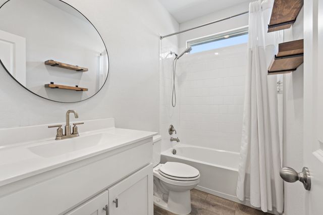 140 Orchard Pines Place, Boyd, TX 76023