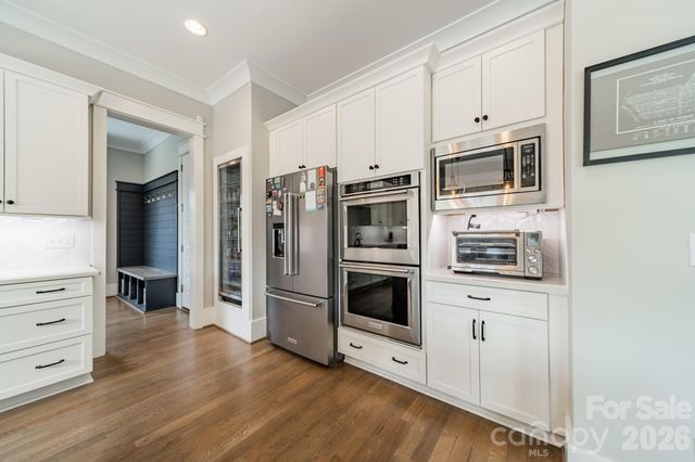 344 Melbourne Court, Charlotte, NC 28209