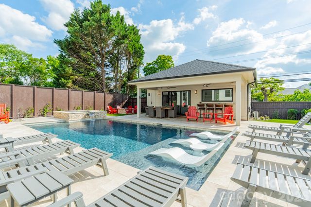 344 Melbourne Court, Charlotte, NC 28209