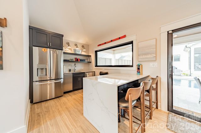 344 Melbourne Court, Charlotte, NC 28209