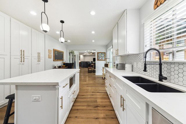 1818 Berryfield Drive, Houston, TX 77077