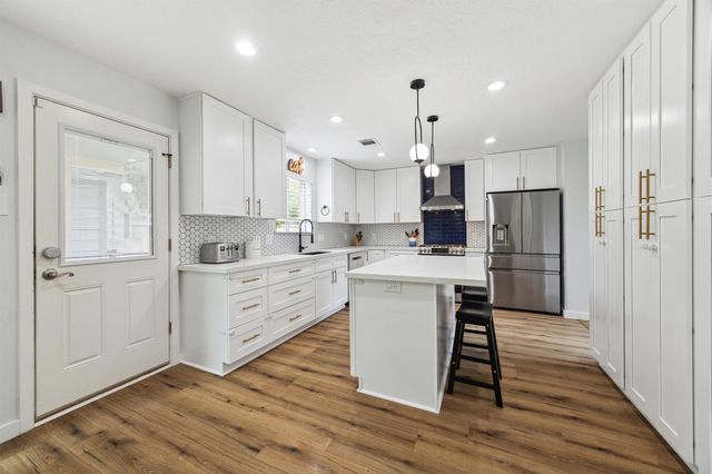 1818 Berryfield Drive, Houston, TX 77077