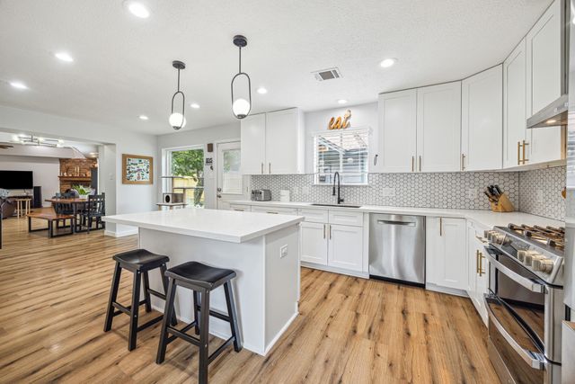 1818 Berryfield Drive, Houston, TX 77077