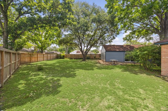 1818 Berryfield Drive, Houston, TX 77077