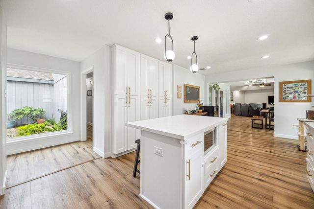 1818 Berryfield Drive, Houston, TX 77077