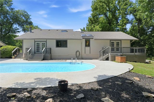 1410 E Walnut Street, Rogers, AR 72756