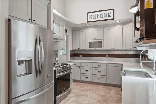 1410 E Walnut Street, Rogers, AR 72756