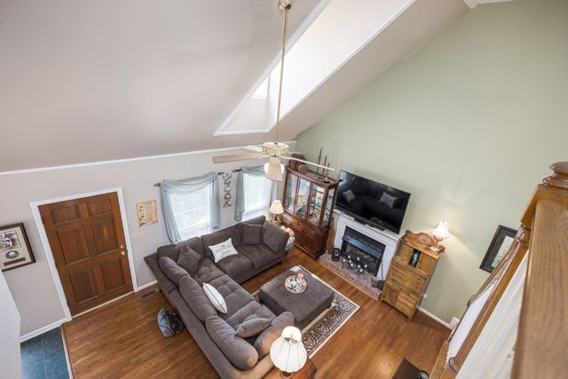 2858 Iroquois Dr, Thompsons Station, TN 37179