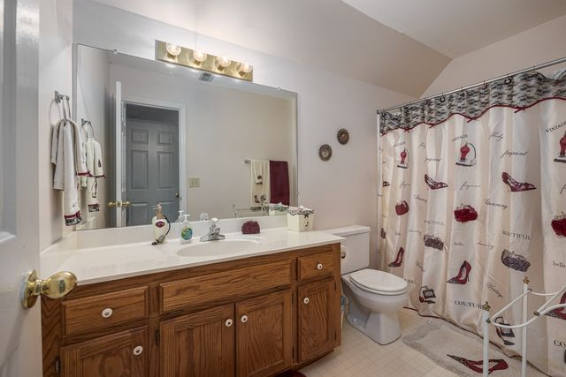2858 Iroquois Dr, Thompsons Station, TN 37179