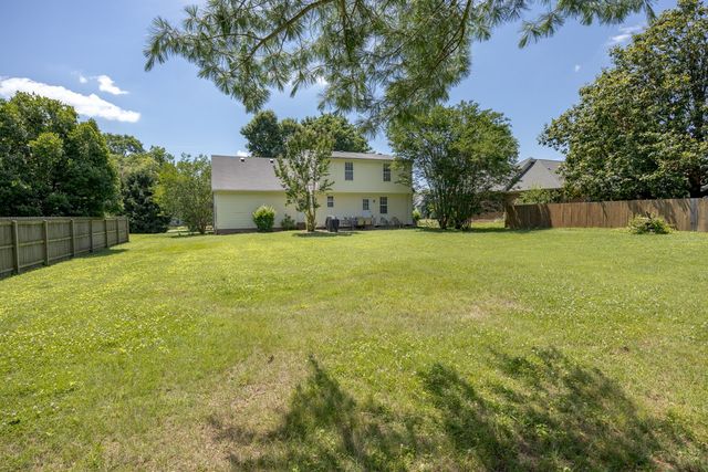 2858 Iroquois Dr, Thompsons Station, TN 37179