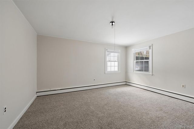 29 Squiretown Road D, Hampton Bays, NY 11946