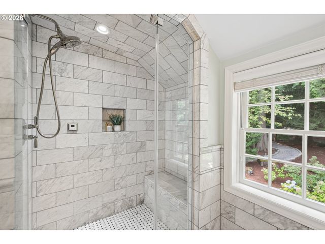 7330 Sw DOGWOOD Pl, Portland, OR 97225