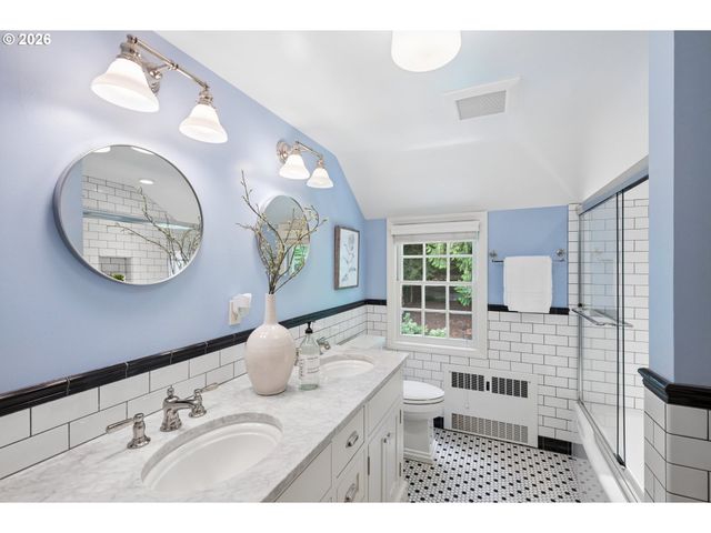 7330 Sw DOGWOOD Pl, Portland, OR 97225