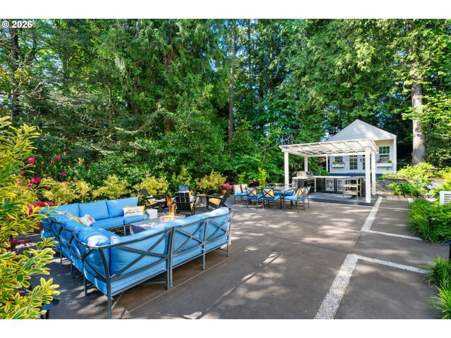 7330 Sw DOGWOOD Pl, Portland, OR 97225