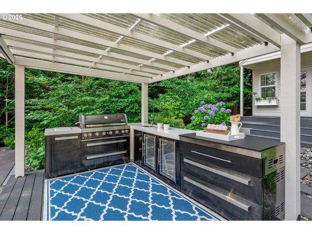 7330 Sw DOGWOOD Pl, Portland, OR 97225