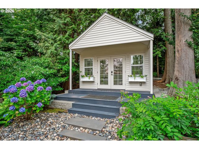 7330 Sw DOGWOOD Pl, Portland, OR 97225