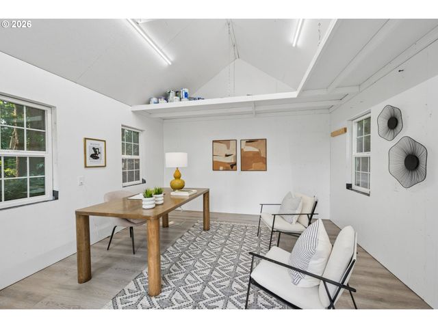7330 Sw DOGWOOD Pl, Portland, OR 97225
