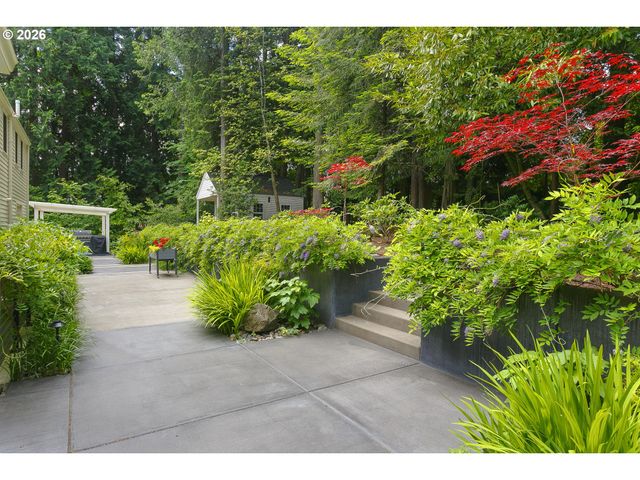 7330 Sw DOGWOOD Pl, Portland, OR 97225