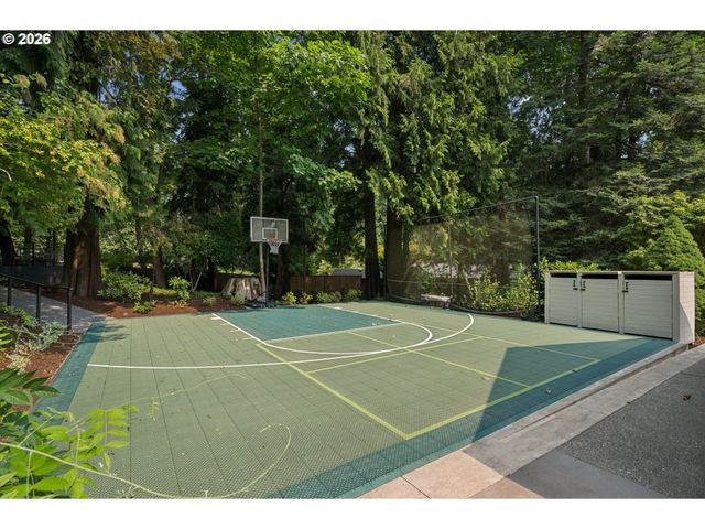 7330 Sw DOGWOOD Pl, Portland, OR 97225