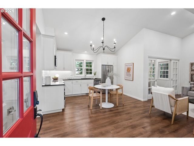 7330 Sw DOGWOOD Pl, Portland, OR 97225