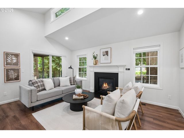 7330 Sw DOGWOOD Pl, Portland, OR 97225