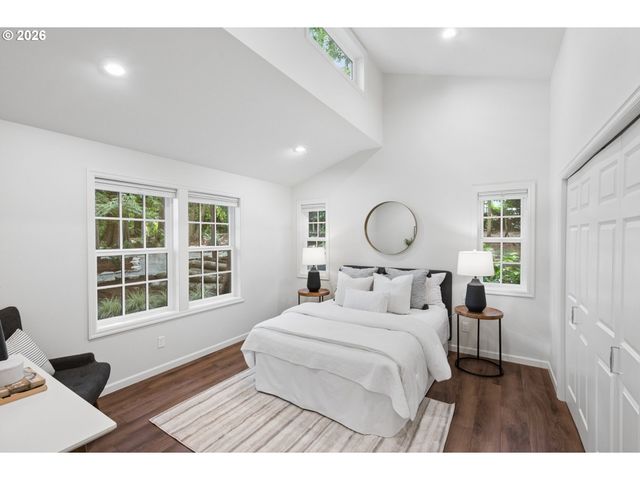 7330 Sw DOGWOOD Pl, Portland, OR 97225