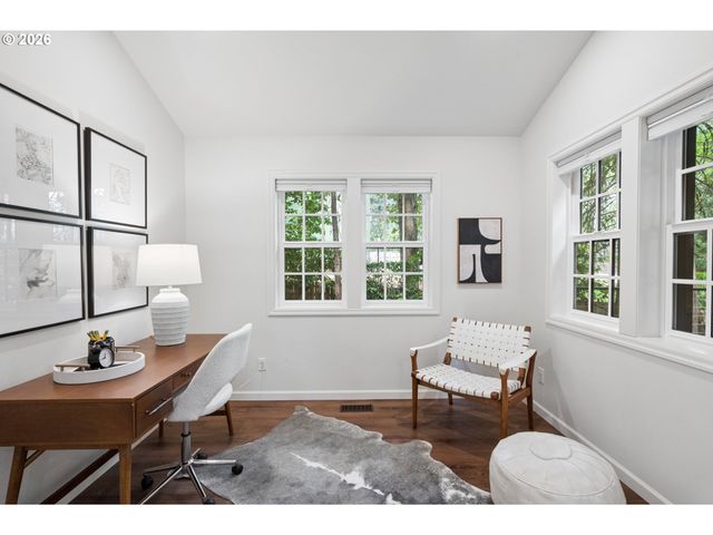 7330 Sw DOGWOOD Pl, Portland, OR 97225