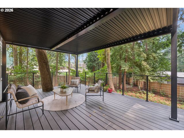 7330 Sw DOGWOOD Pl, Portland, OR 97225