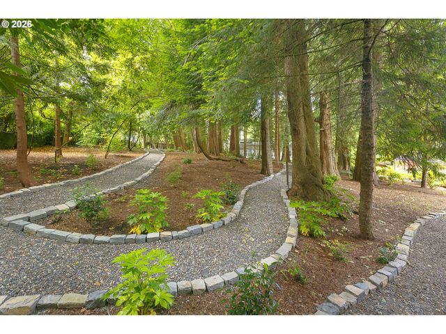 7330 Sw DOGWOOD Pl, Portland, OR 97225
