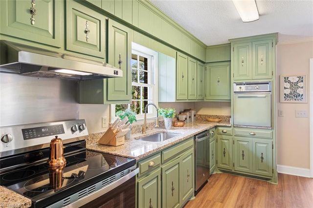 1921 Henry Road, Graham, NC 27253
